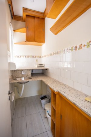 Salas/Conjuntos com 40m² no bairro Centro Histórico em Porto Alegre para Alugar