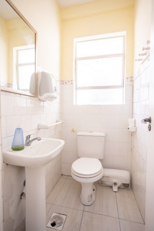 Salas/Conjuntos com 40m² no bairro Centro Histórico em Porto Alegre para Alugar