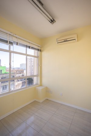 Salas/Conjuntos com 40m² no bairro Centro Histórico em Porto Alegre para Alugar