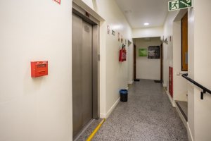 Salas/Conjuntos com 40m² no bairro Centro Histórico em Porto Alegre para Alugar