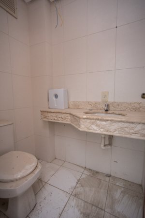 Salas/Conjuntos com 95m² no bairro Petrópolis em Porto Alegre para Alugar