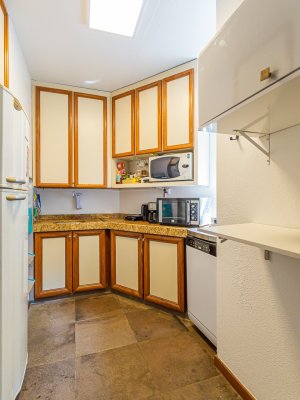 Prédio Comercial com 300m² no bairro Moinhos de Vento em Porto Alegre para Alugar