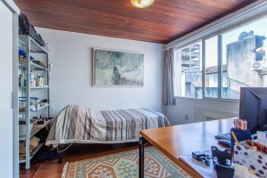 Prédio Comercial com 300m² no bairro Moinhos de Vento em Porto Alegre para Alugar