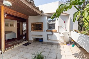 Prédio Comercial com 300m² no bairro Moinhos de Vento em Porto Alegre para Alugar