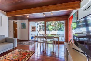 Prédio Comercial com 300m² no bairro Moinhos de Vento em Porto Alegre para Alugar