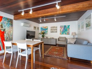 Prédio Comercial com 300m² no bairro Moinhos de Vento em Porto Alegre para Alugar