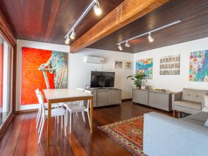 Prédio Comercial com 300m² no bairro Moinhos de Vento em Porto Alegre para Alugar