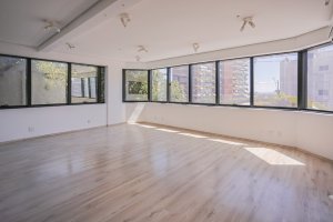 Salas/Conjuntos com 48m² no bairro Petrópolis em Porto Alegre para Alugar