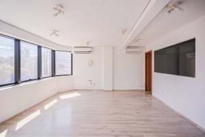 Salas/Conjuntos com 48m² no bairro Petrópolis em Porto Alegre para Alugar