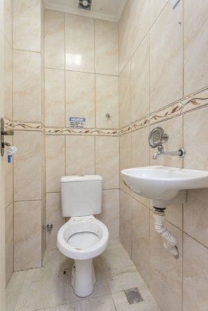 Casa comercial com 650m² no bairro Moinhos de Vento em Porto Alegre para Alugar