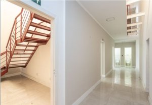 Casa comercial com 650m² no bairro Moinhos de Vento em Porto Alegre para Alugar