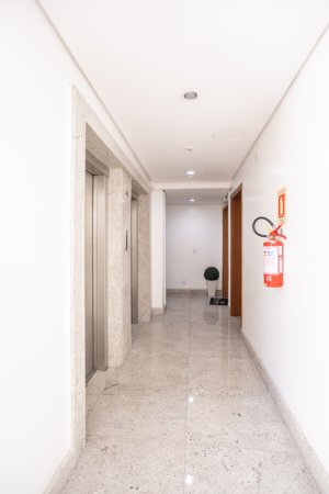 Salas/Conjuntos com 31m² no bairro Petrópolis em Porto Alegre para Alugar