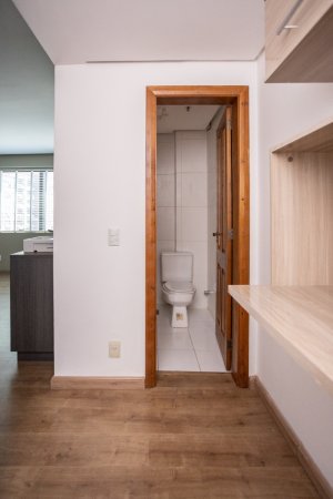 Salas/Conjuntos com 31m² no bairro Petrópolis em Porto Alegre para Alugar