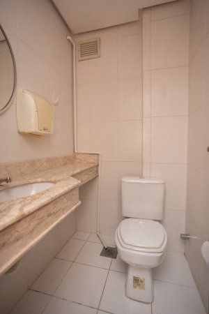 Salas/Conjuntos com 31m² no bairro Petrópolis em Porto Alegre para Alugar