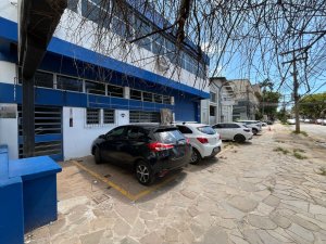 Depósito/Pavilhão com 300m² no bairro Navegantes em Porto Alegre para Alugar
