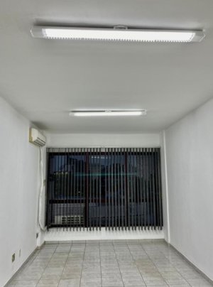 Salas/Conjuntos com 33m² no bairro São Geraldo em Porto Alegre para Alugar