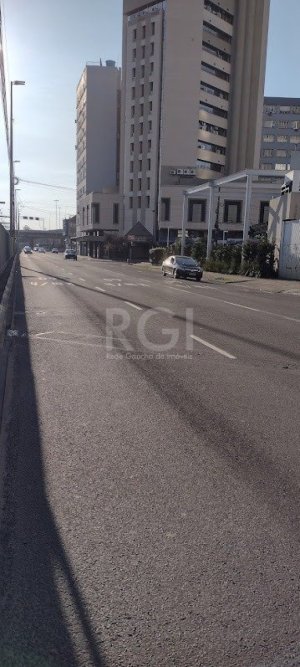 Prédio Comercial com 350m² no bairro Centro em Porto Alegre para Alugar