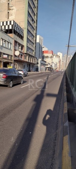 Prédio Comercial com 350m² no bairro Centro em Porto Alegre para Alugar