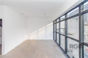 Prédio Comercial com 360m² no bairro Centro Histórico em Porto Alegre para Alugar