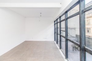 Prédio Comercial com 360m² no bairro Centro Histórico em Porto Alegre para Alugar