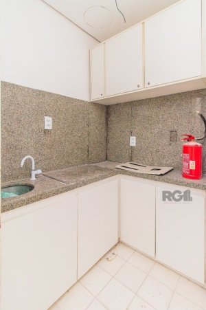 Prédio Comercial com 360m² no bairro Centro Histórico em Porto Alegre para Alugar
