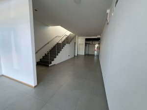 Loja com 115m² no bairro Navegantes em Porto Alegre para Alugar