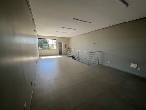 Loja com 115m² no bairro Navegantes em Porto Alegre para Alugar