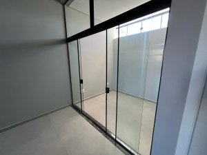 Loja com 115m² no bairro Navegantes em Porto Alegre para Alugar