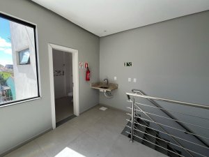 Loja com 115m² no bairro Navegantes em Porto Alegre para Alugar