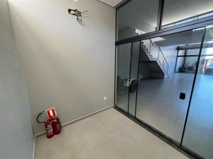 Loja com 115m² no bairro Navegantes em Porto Alegre para Alugar