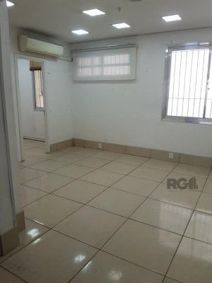 Loja com 250m² no bairro Petrópolis em Porto Alegre para Alugar