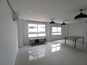 Apartamento com 65m², 1 dormitório no bairro Menino Deus em Porto Alegre para Alugar