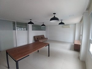 Apartamento com 65m², 1 dormitório no bairro Menino Deus em Porto Alegre para Alugar