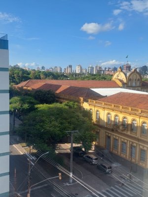 Cobertura com 183m², 3 dormitórios no bairro Santana em Porto Alegre para Alugar