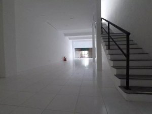 Prédio Comercial com 387m² no bairro Menino Deus em Porto Alegre para Alugar