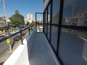 Prédio Comercial com 387m² no bairro Menino Deus em Porto Alegre para Alugar
