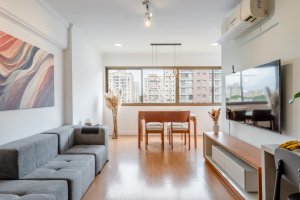 Apartamento com 72m², 2 dormitórios no bairro Passo da Areia em Porto Alegre para Comprar