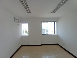 Salas/Conjuntos com 103m² no bairro Auxiliadora em Porto Alegre para Alugar