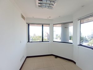 Salas/Conjuntos com 103m² no bairro Auxiliadora em Porto Alegre para Alugar