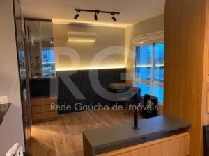 Loft com 38m², 1 dormitório no bairro Três Figueiras em Porto Alegre para Comprar