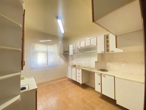 Casa com 270m², 3 dormitórios no bairro Petrópolis em Porto Alegre para Alugar