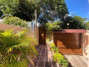 Casa com 270m², 3 dormitórios no bairro Petrópolis em Porto Alegre para Alugar