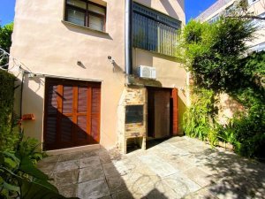 Casa com 270m², 3 dormitórios no bairro Petrópolis em Porto Alegre para Alugar