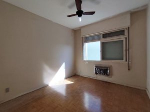 Apartamento com 130m², 3 dormitórios no bairro Petrópolis em Porto Alegre para Alugar