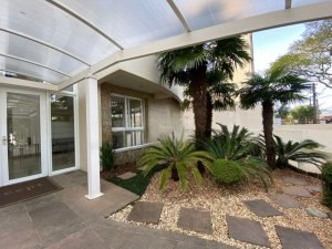 Apartamento com 98m², 2 dormitórios no bairro Petrópolis em Porto Alegre para Alugar