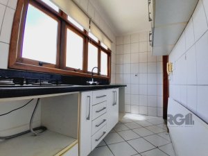 Apartamento com 75m², 2 dormitórios no bairro Petrópolis em Porto Alegre para Alugar