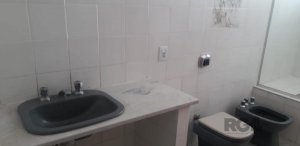 Casa com 350m², 3 dormitórios no bairro Petrópolis em Porto Alegre para Alugar