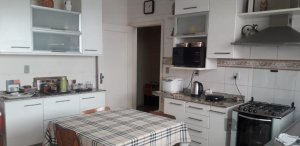 Casa com 350m², 3 dormitórios no bairro Petrópolis em Porto Alegre para Alugar