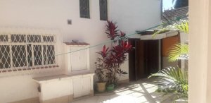 Casa com 350m², 3 dormitórios no bairro Petrópolis em Porto Alegre para Alugar