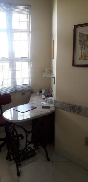 Casa com 350m², 3 dormitórios no bairro Petrópolis em Porto Alegre para Alugar